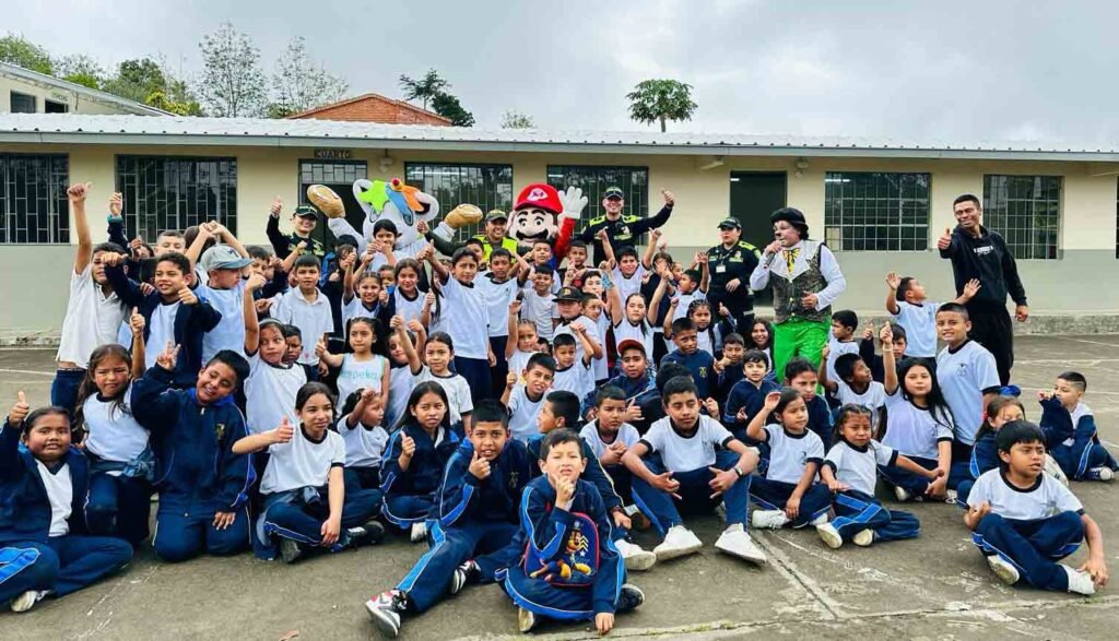 Policía aeroportuaria en Nariño celebró el Día del Niño